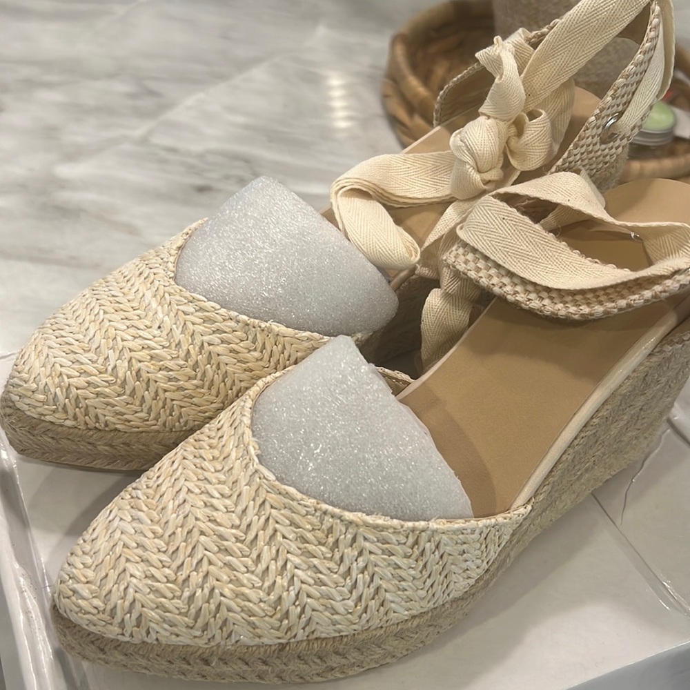 Brand new never worn/ rafts natural color wedges/ 4 " heel